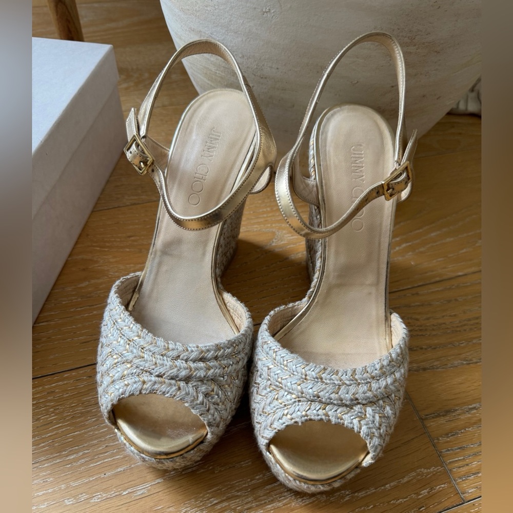 JIMMY CHOO Perla Wedge Sandal Jute Raffia and Gold Size 9 / 40 - Picture 3 of 8